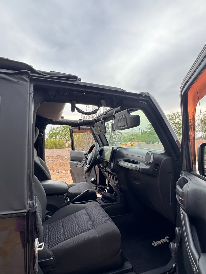Used 2012 Jeep Wrangler Sport w/ Connectivity Group AWD/4WD image 10