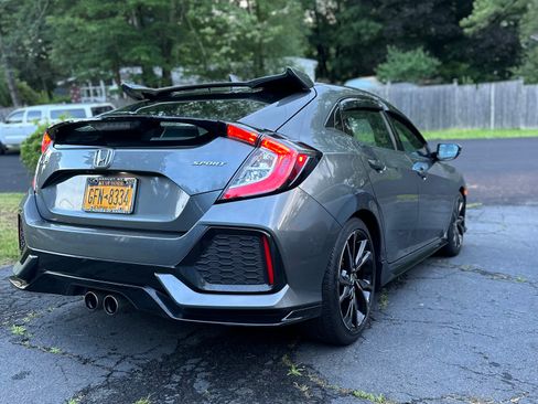 Used 2018 Honda Civic Sport image 2