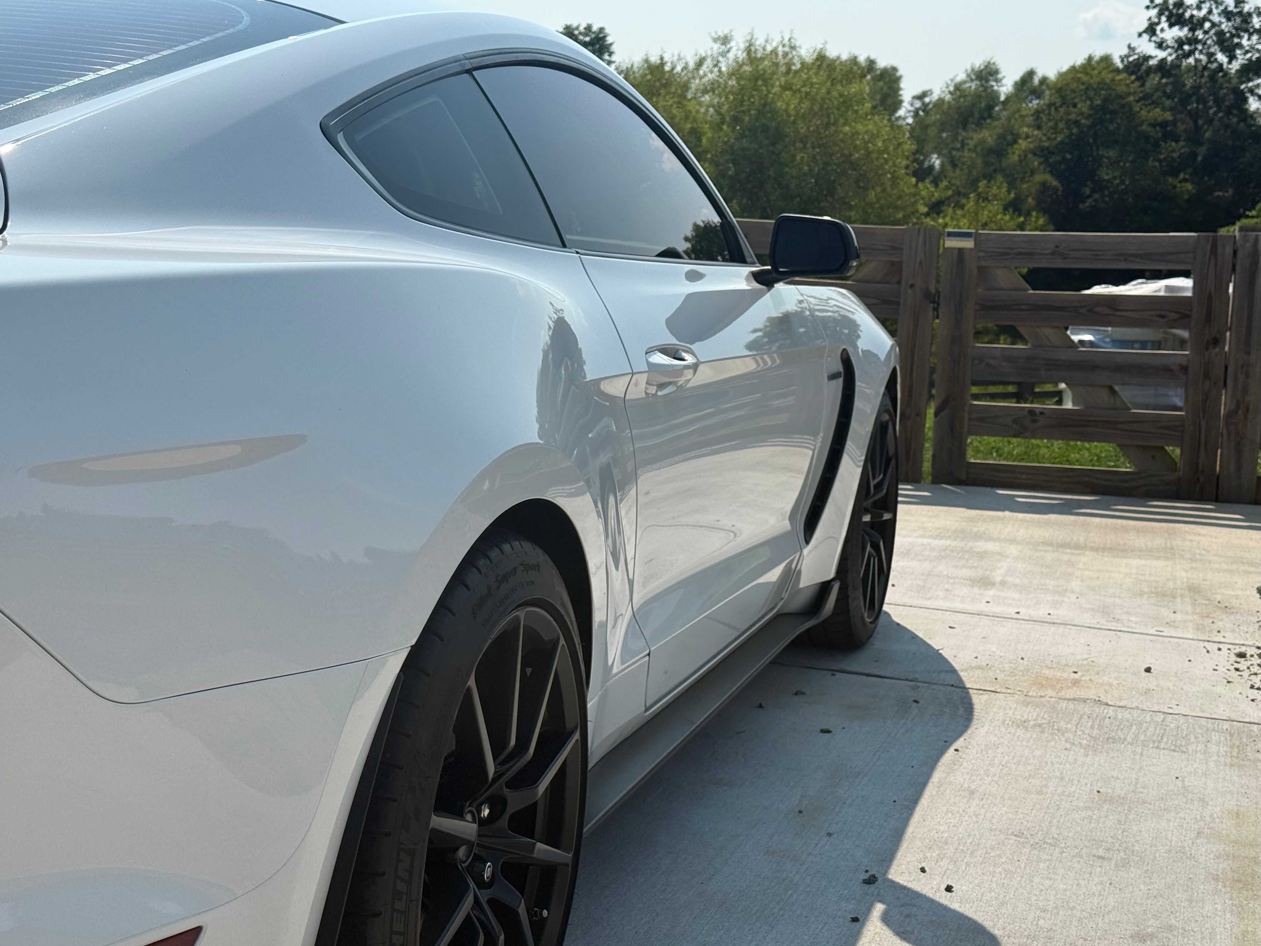 Used 2017 Ford Mustang Shelby GT350 RWD image 4