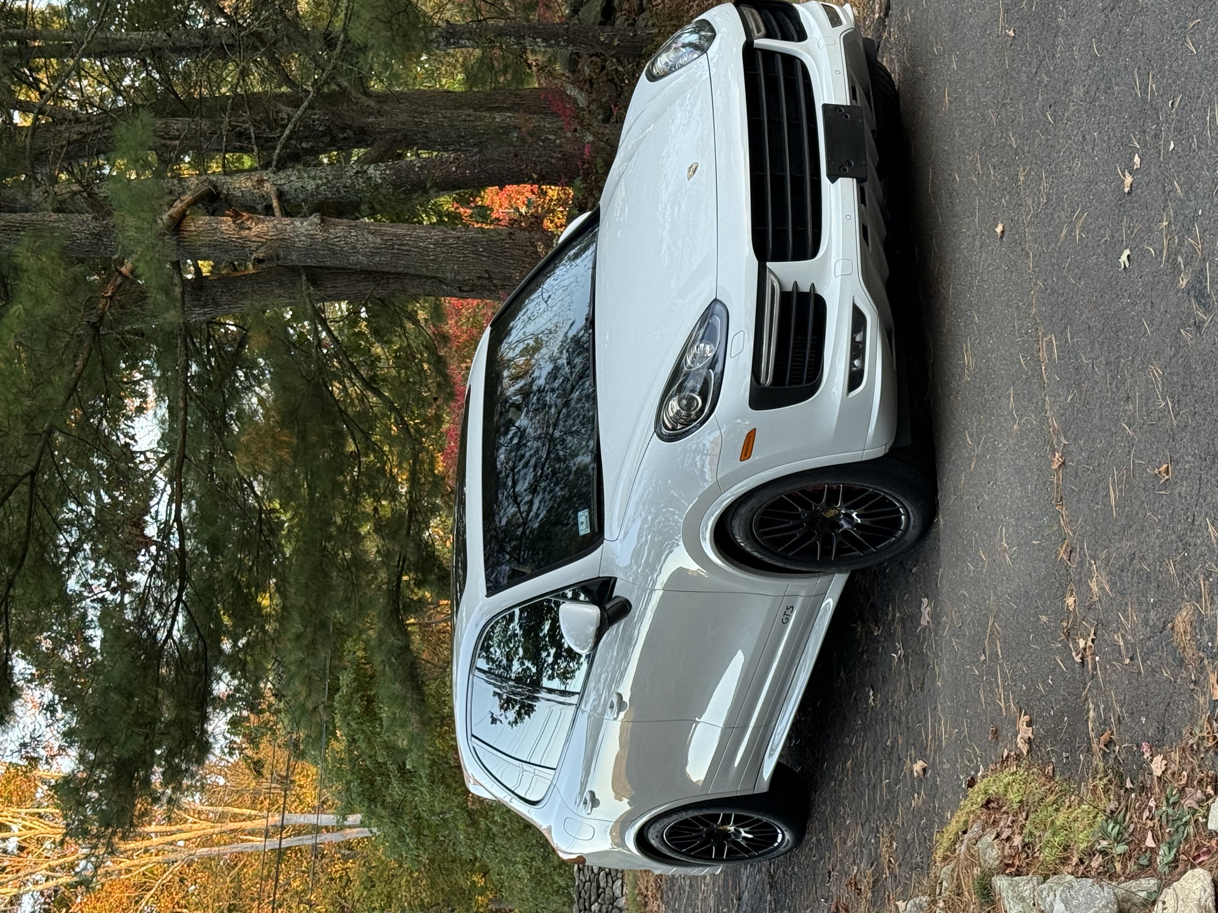 Used 2016 Porsche Cayenne GTS AWD/4WD image 1