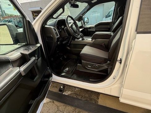 Used 2016 Ford F150 XLT w/ Equipment Group 302A Luxury image 6