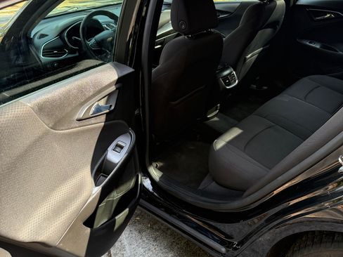 Used 2018 Chevrolet Malibu LT image 13