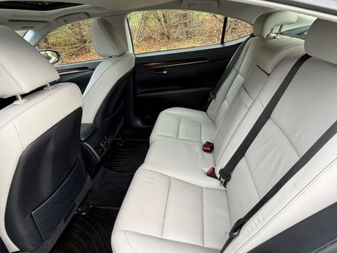 Used 2014 Lexus ES 350 350 Sedan 4D w/ Luxury Package image 5