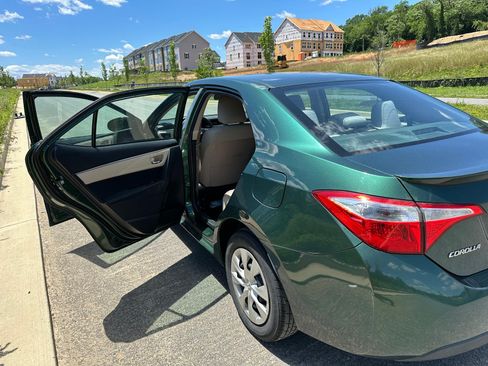 Used 2014 Toyota Corolla LE FWD image 8