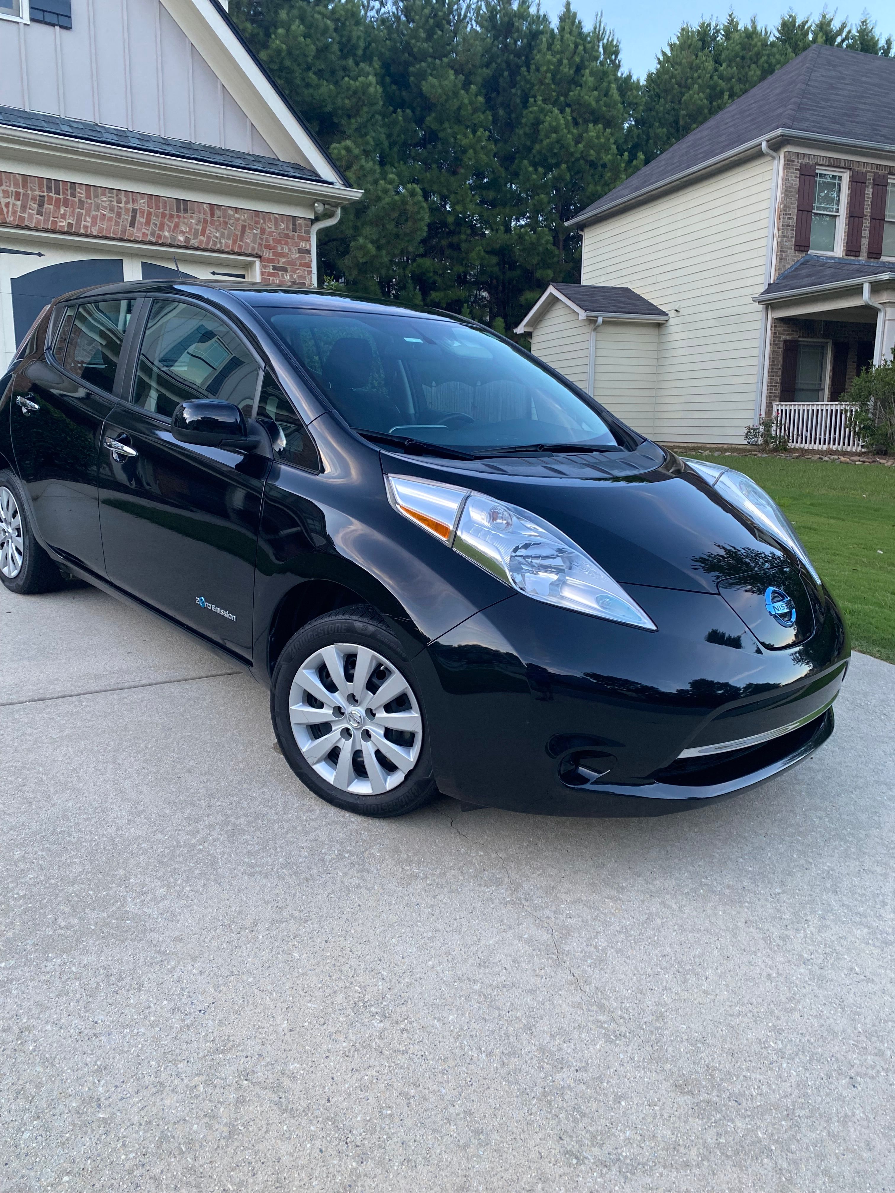 Used 2015 Nissan Leaf S FWD image 5