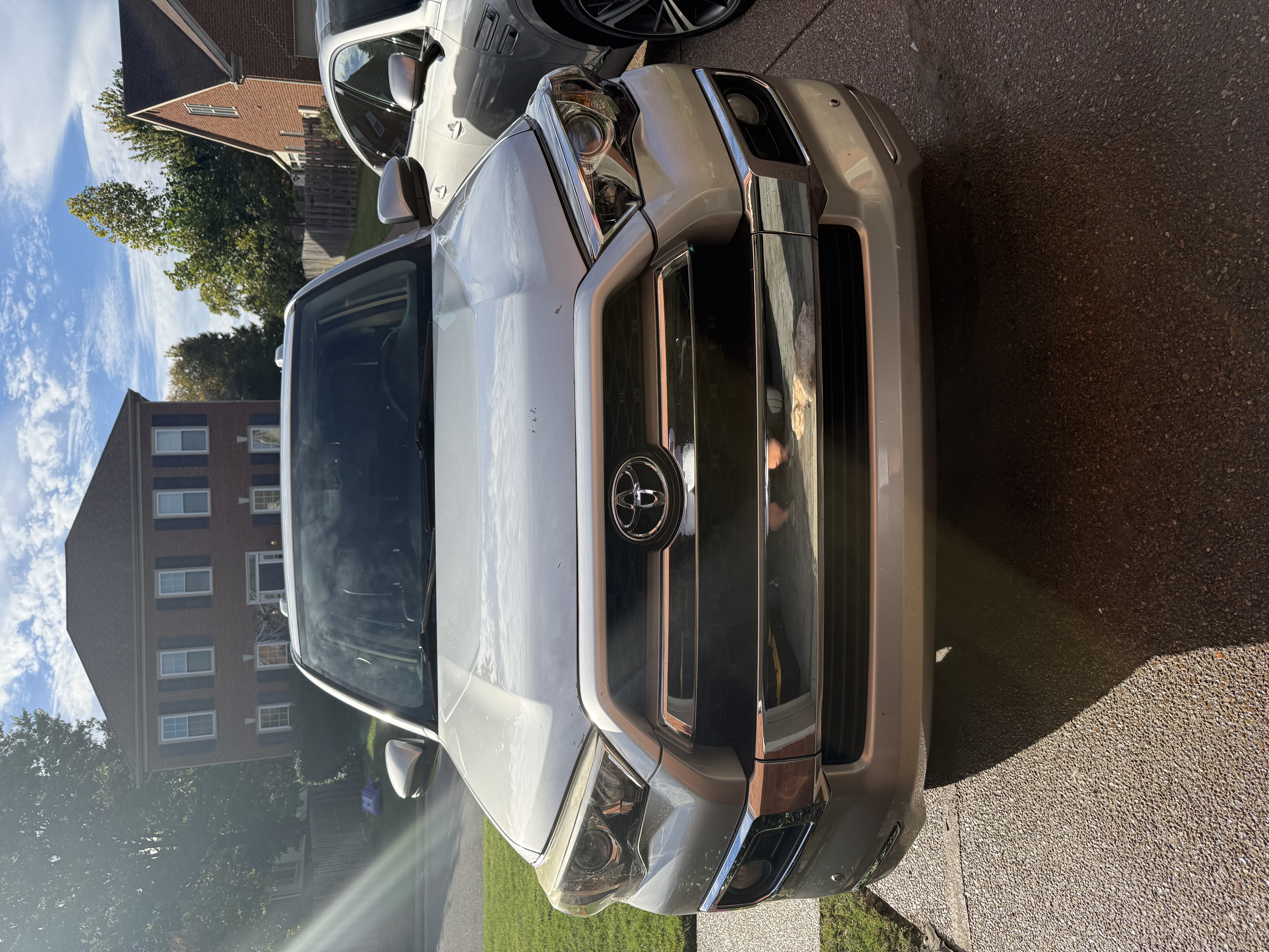 Used 2014 Toyota 4Runner Limited AWD/4WD image 4