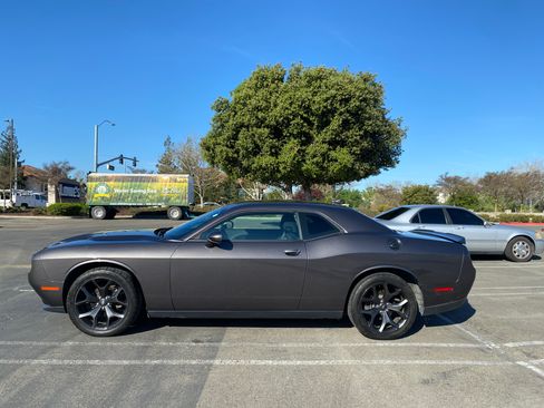 Used 2020 Dodge Challenger SXT w/ Blacktop Package image 5