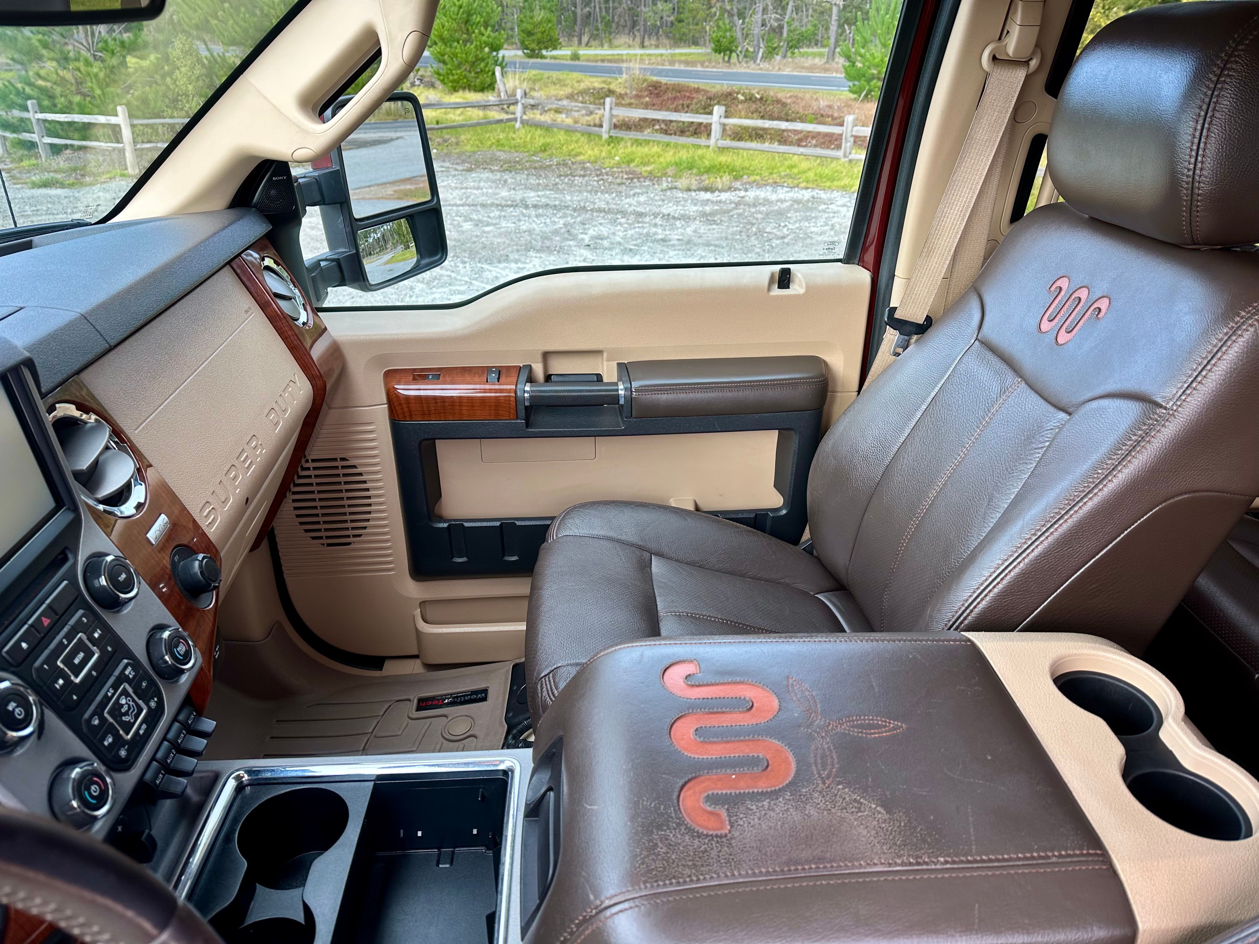 Used 2016 Ford F250 King Ranch w/ FX4 Off-Road Package AWD/4WD image 13