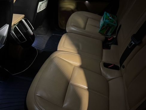 Used 2016 Porsche Cayenne image 5