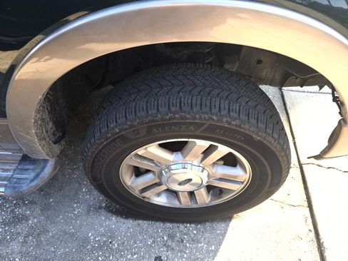 Used 2004 Ford F150 Lariat AWD/4WD image 9