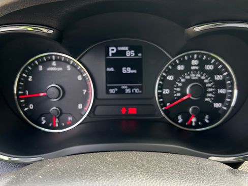 Used 2017 Kia Forte LX FWD image 10