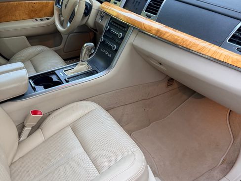 Used 2011 Lincoln MKS AWD w/ 102A Rapid Spec Order Code image 9