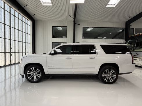 Used 2018 GMC Yukon XL Denali w/ Denali Ultimate Package AWD/4WD image 5