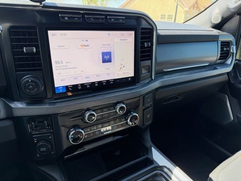 Used 2024 Ford F250 Platinum image 5