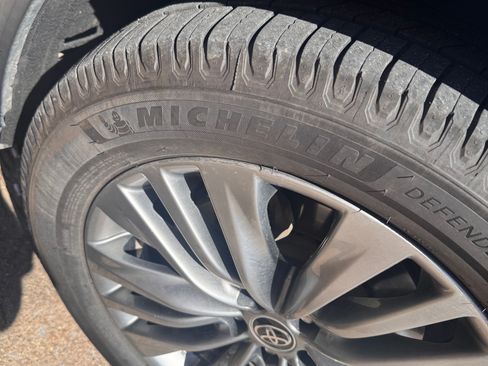 Used 2020 Toyota Highlander Platinum image 13