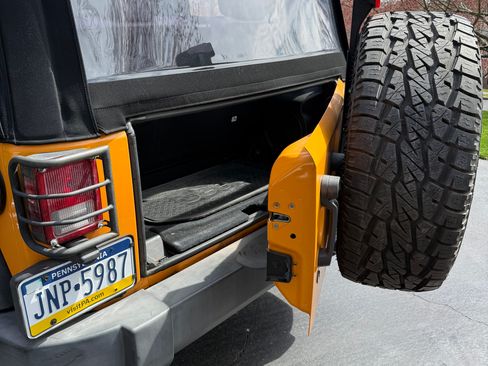 Used 2013 Jeep Wrangler Rubicon w/ PWR Convenience Group image 14