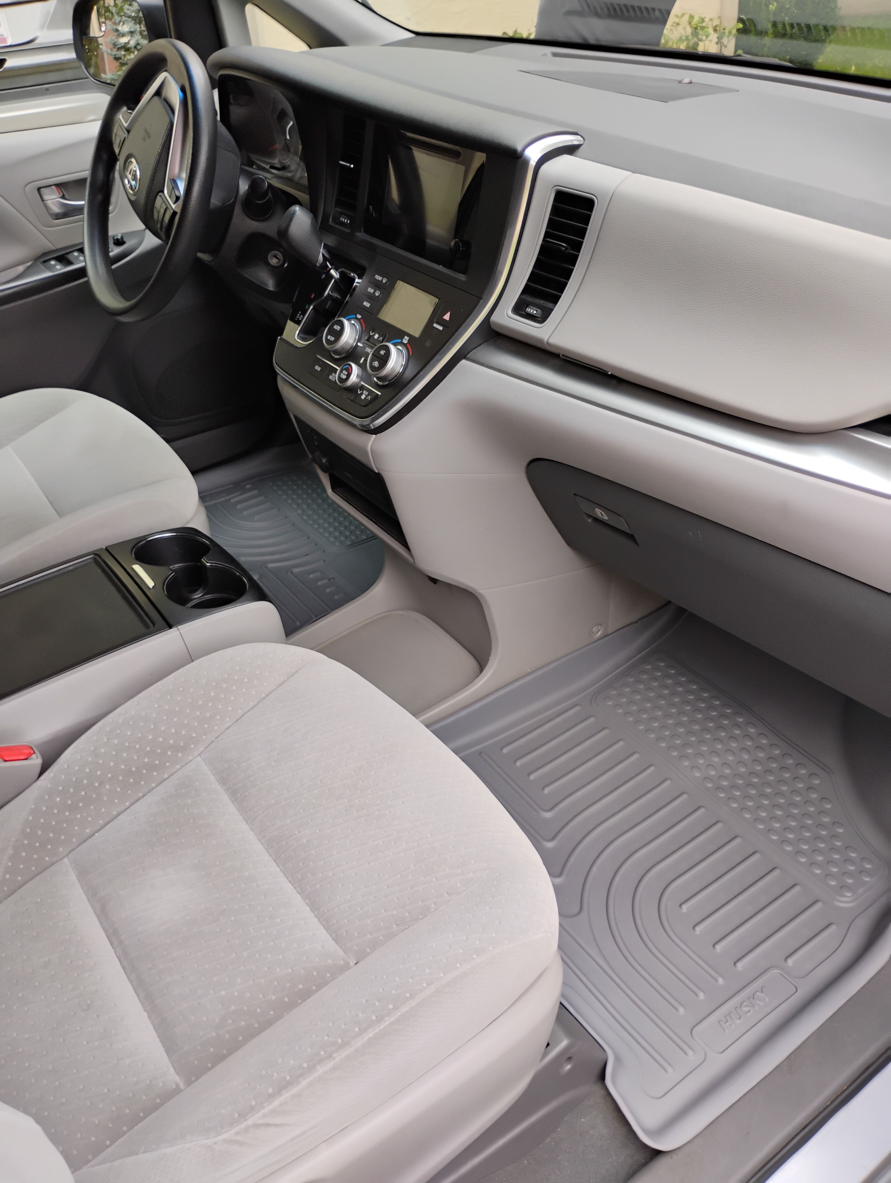 Used 2016 Toyota Sienna LE FWD image 5
