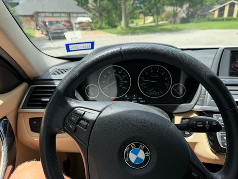 Used 2016 BMW 320i Sedan RWD image 14