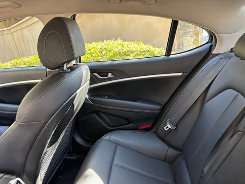 Used 2022 Genesis G70 2.0T RWD image 15