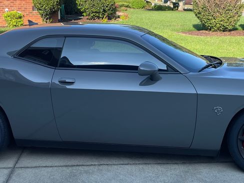 Used 2023 Dodge Challenger SRT Hellcat RWD image 4