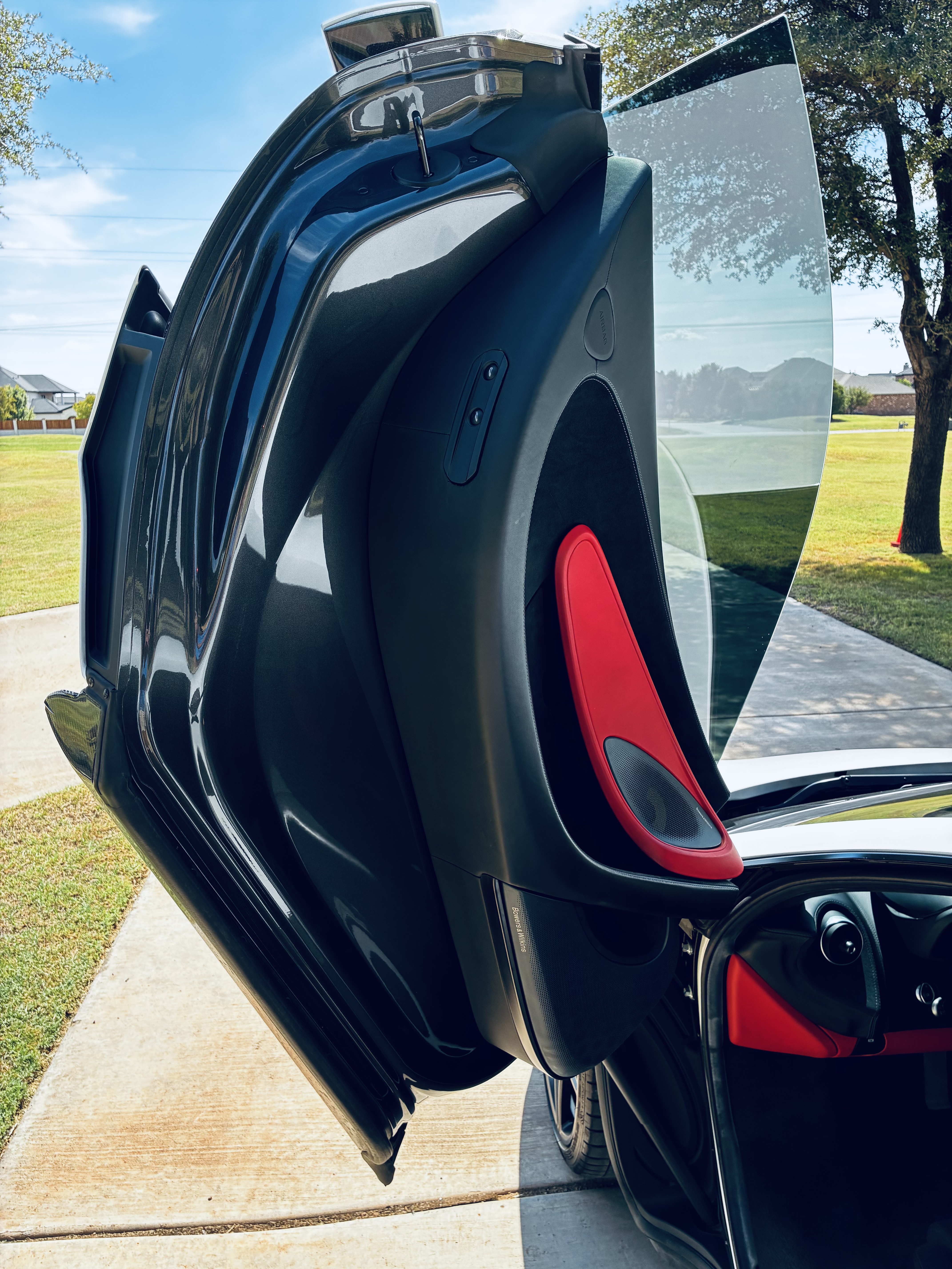 Used 2016 McLaren 570S Coupe RWD image 19