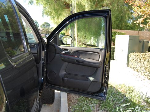 Used 2007 Chevrolet Silverado 1500 LTZ w/ Safety Package image 18