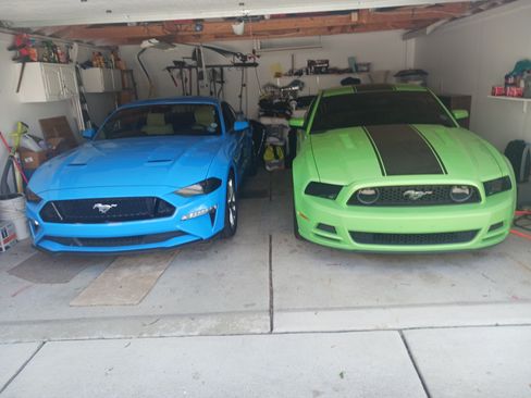 Used 2014 Ford Mustang GT w/ Electronics Package RWD image 32
