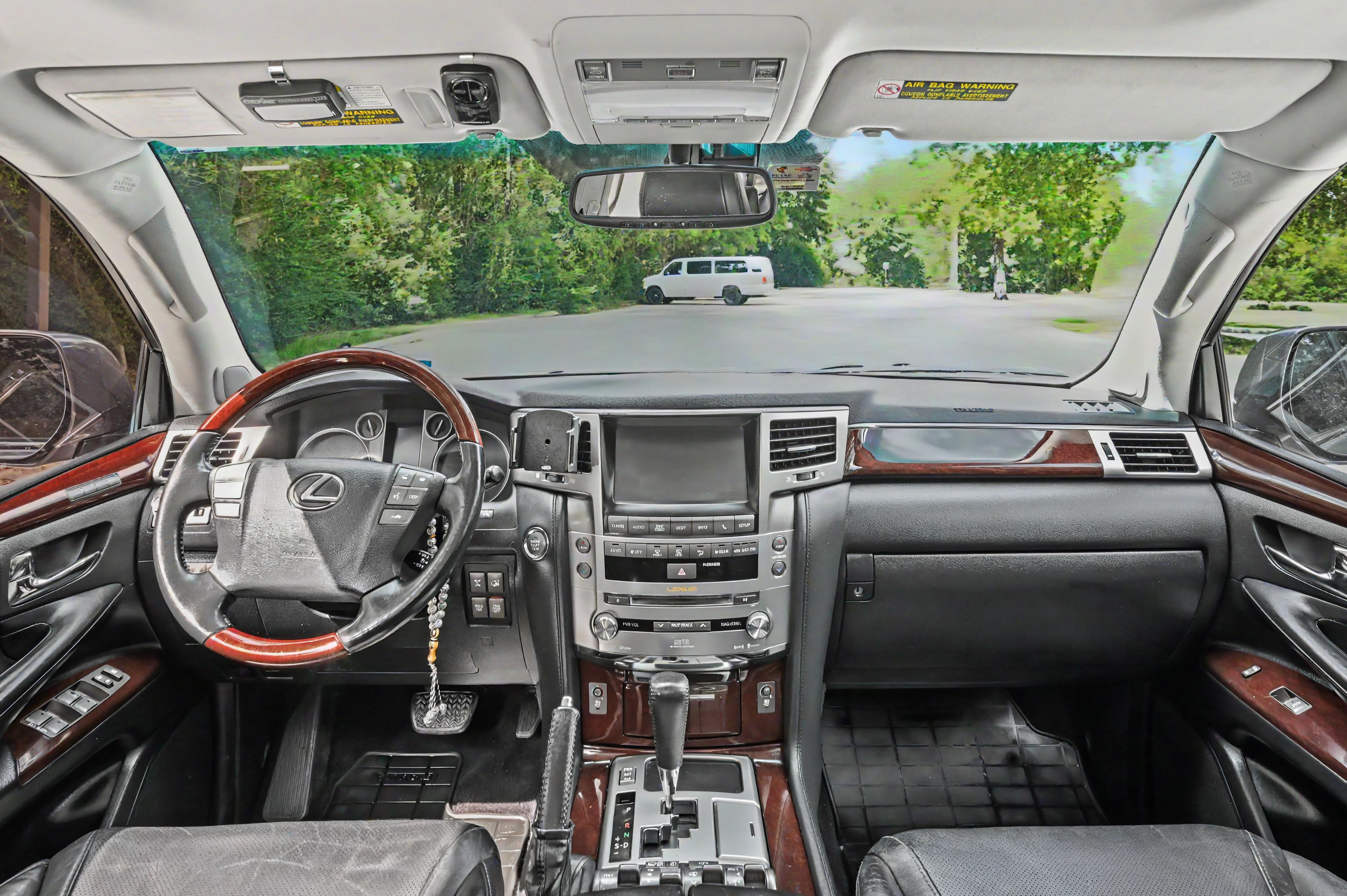 Used 2014 Lexus LX 570 4WD image 15