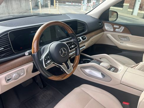 Used 2022 Mercedes-Benz GLS 450 450 4MATIC Sport Utility 4D image 4