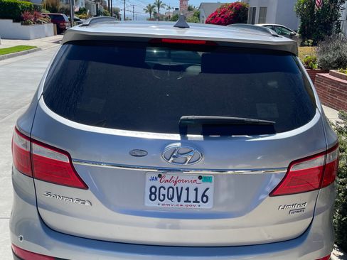 Used 2016 Hyundai Santa Fe Limited w/ Option Group 04 FWD image 4