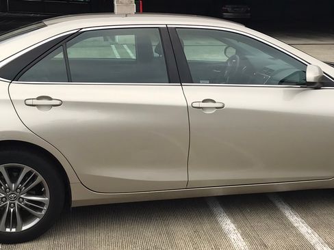 Used 2017 Toyota Camry SE image 8