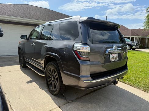 Used 2019 Toyota 4Runner Limited AWD/4WD image 8
