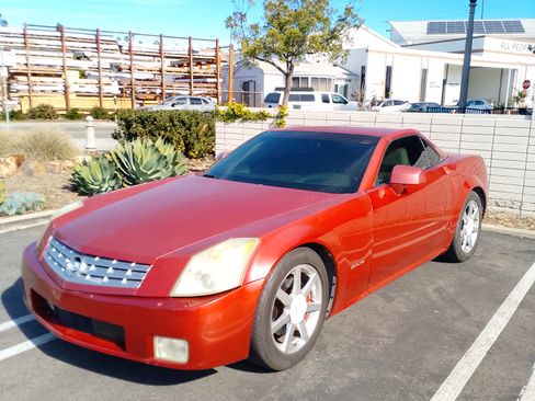 Used 2005 Cadillac XLR image 1