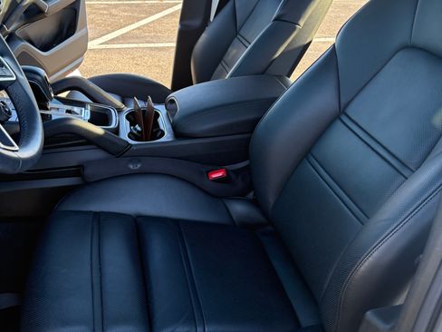 Used 2023 Porsche Cayenne Platinum Edition image 8