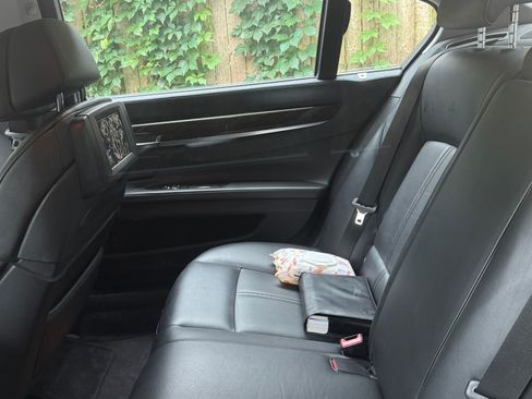 Used 2009 BMW 750Li image 16