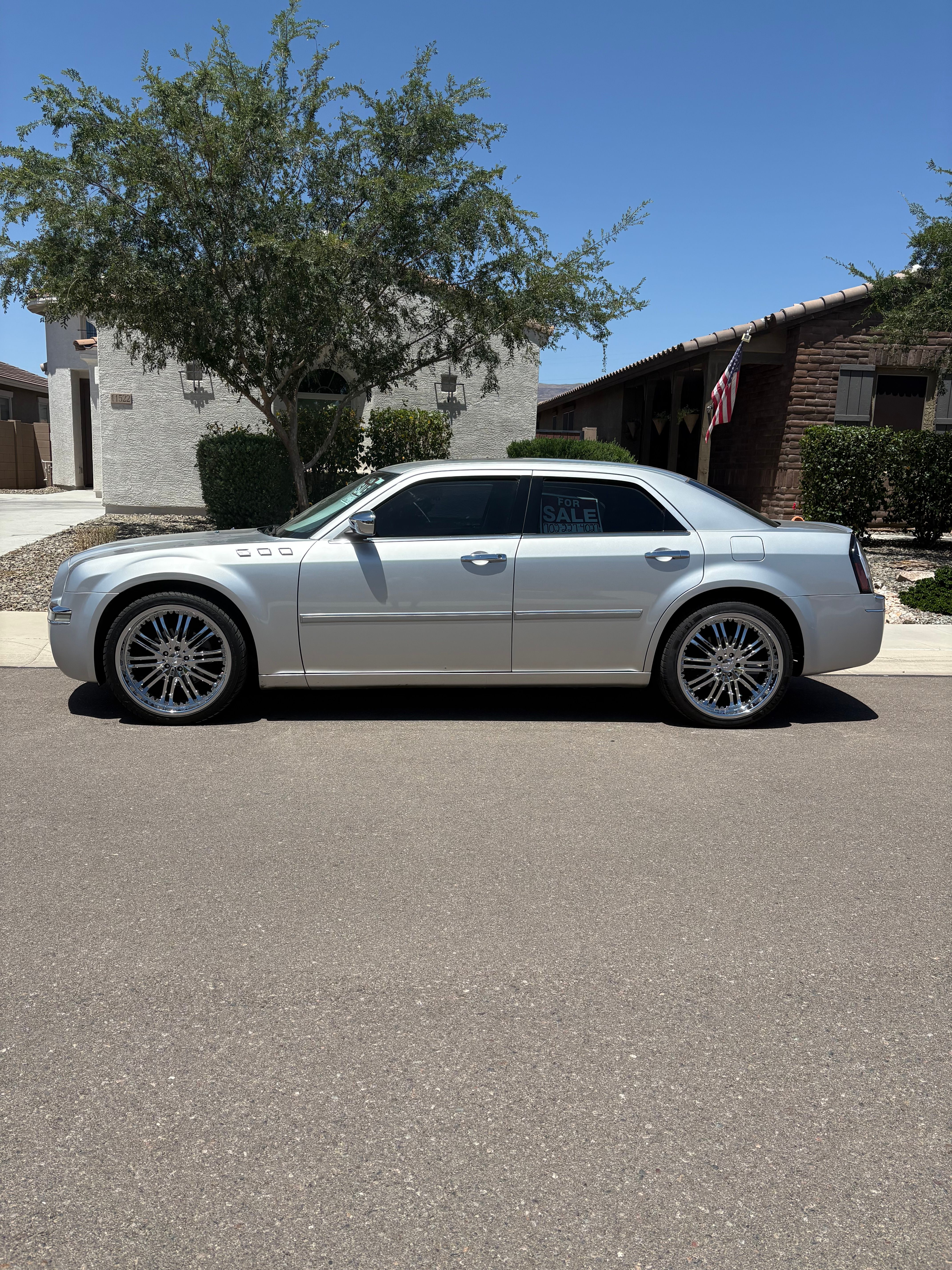 Used 2007 Chrysler 300 Touring L RWD image 8