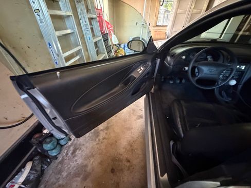 Used 2004 Ford Mustang GT RWD image 13