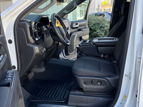 Used 2024 Chevrolet Silverado 1500 LT w/ Convenience Package II RWD image 21