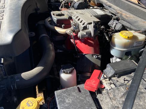 Used 2019 RAM 3500 Tradesman w/ Chrome Appearance Group image 14