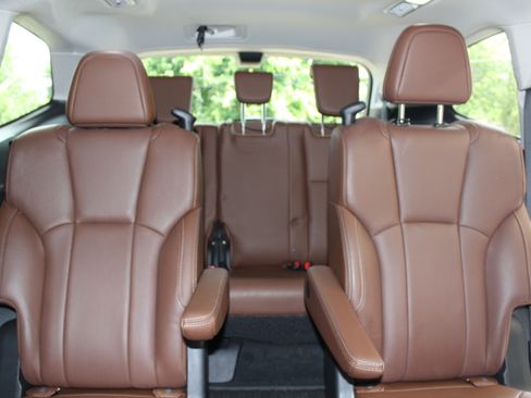 Used 2019 Subaru Ascent Touring w/ Popular Package #2A AWD/4WD image 14