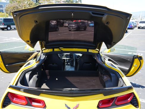 Used 2015 Chevrolet Corvette Stingray Coupe RWD image 10