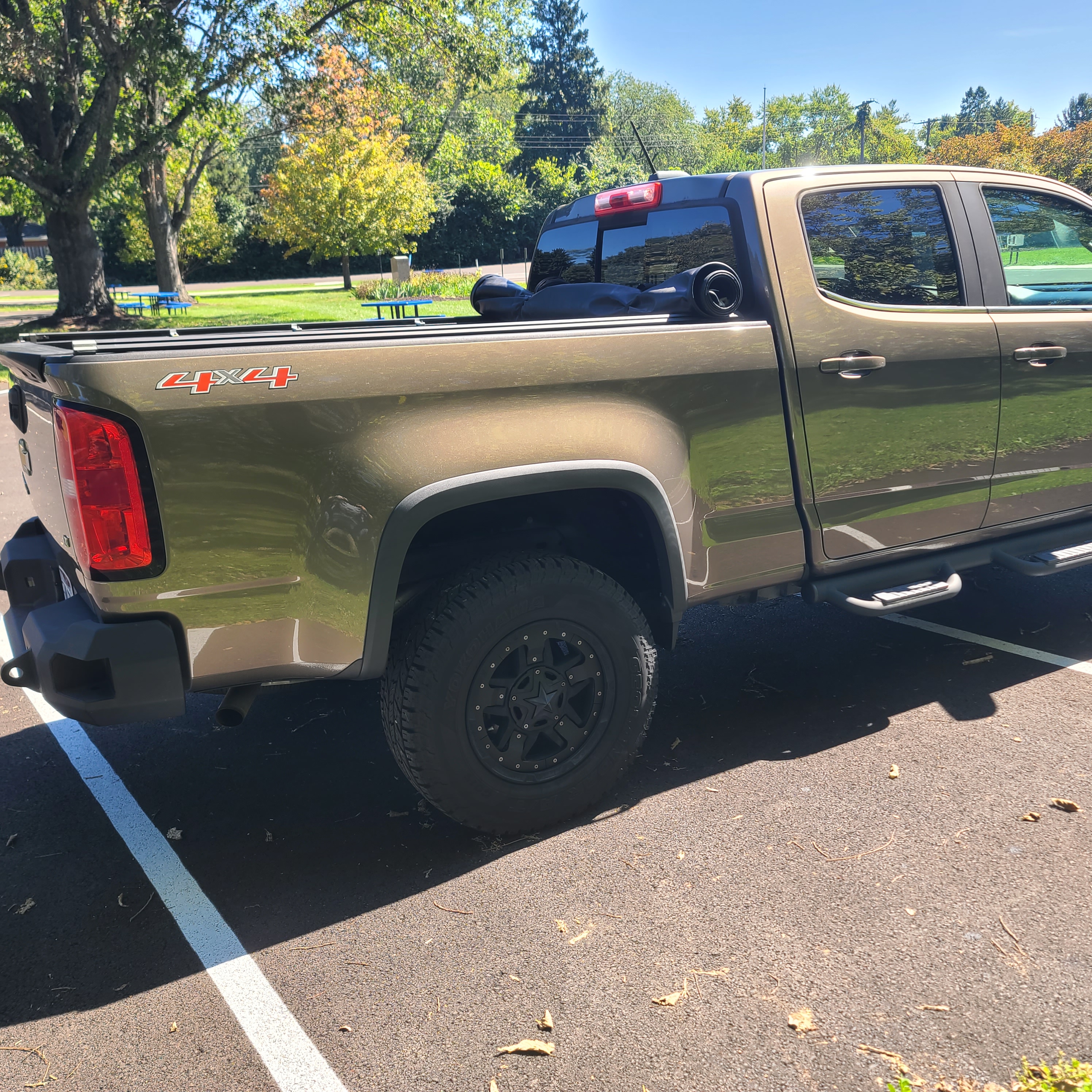 Used 2017 Chevrolet Colorado LT w/ LT Convenience Package AWD/4WD image 6