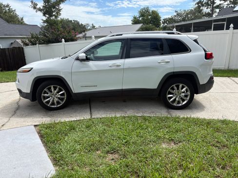 Used 2016 Jeep Cherokee Limited FWD image 1