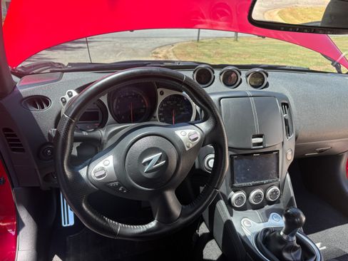 Used 2018 Nissan 370Z Coupe image 13