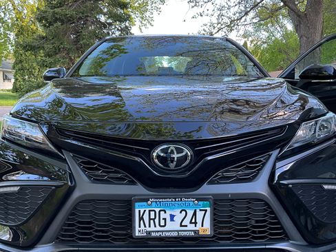 Used 2023 Toyota Camry SE FWD image 4