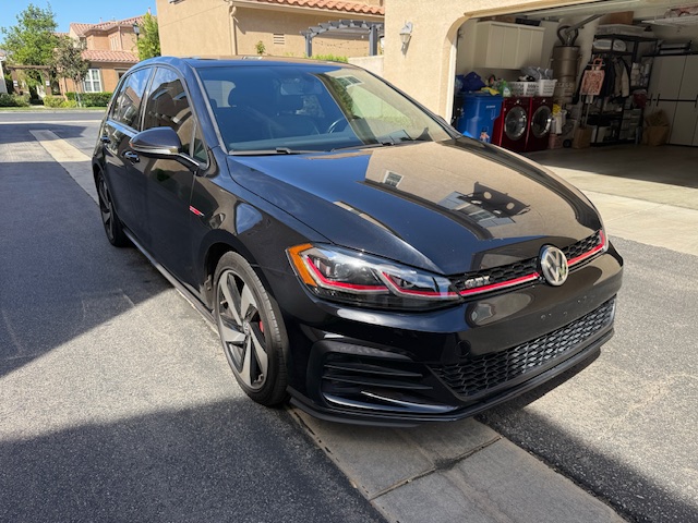 Used 2018 Volkswagen GTI SE w/ SE Leather Package FWD image 2