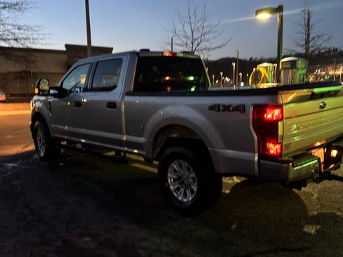 Used 2022 Ford F250 XLT image 12