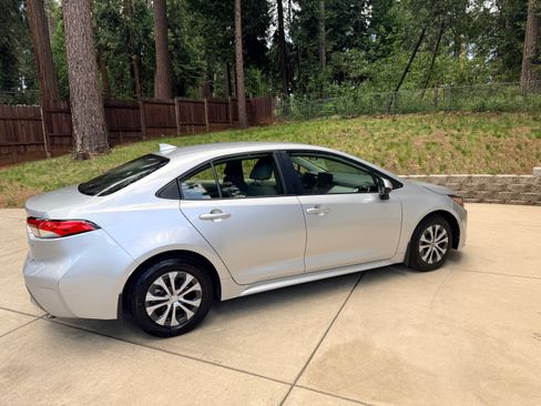 Used 2022 Toyota Corolla LE FWD image 6