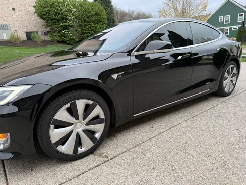Used 2021 Tesla Model S Long Range Plus image 12