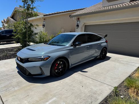Used 2023 Honda Civic Type R image 2